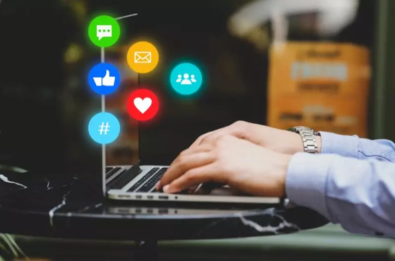 gestions redes sociales madrid - marketing digital web pagina design tienda 1 (2)